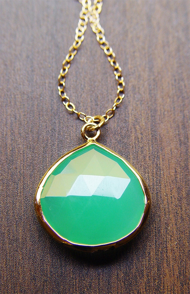 Apple Chrysoprase Gold Necklace