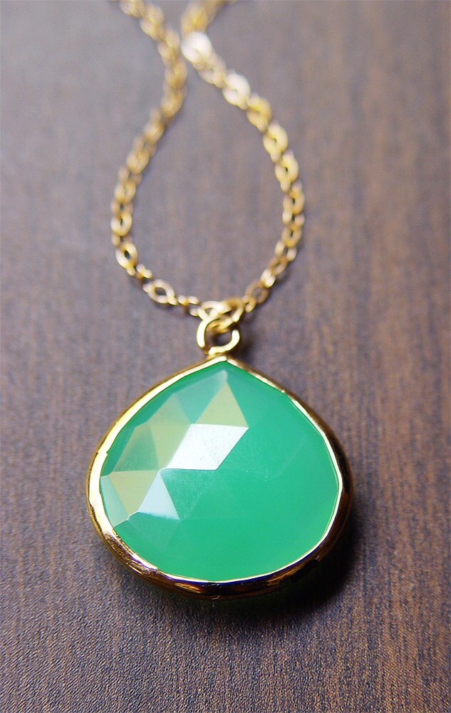 Apple Chrysoprase Gold Necklace